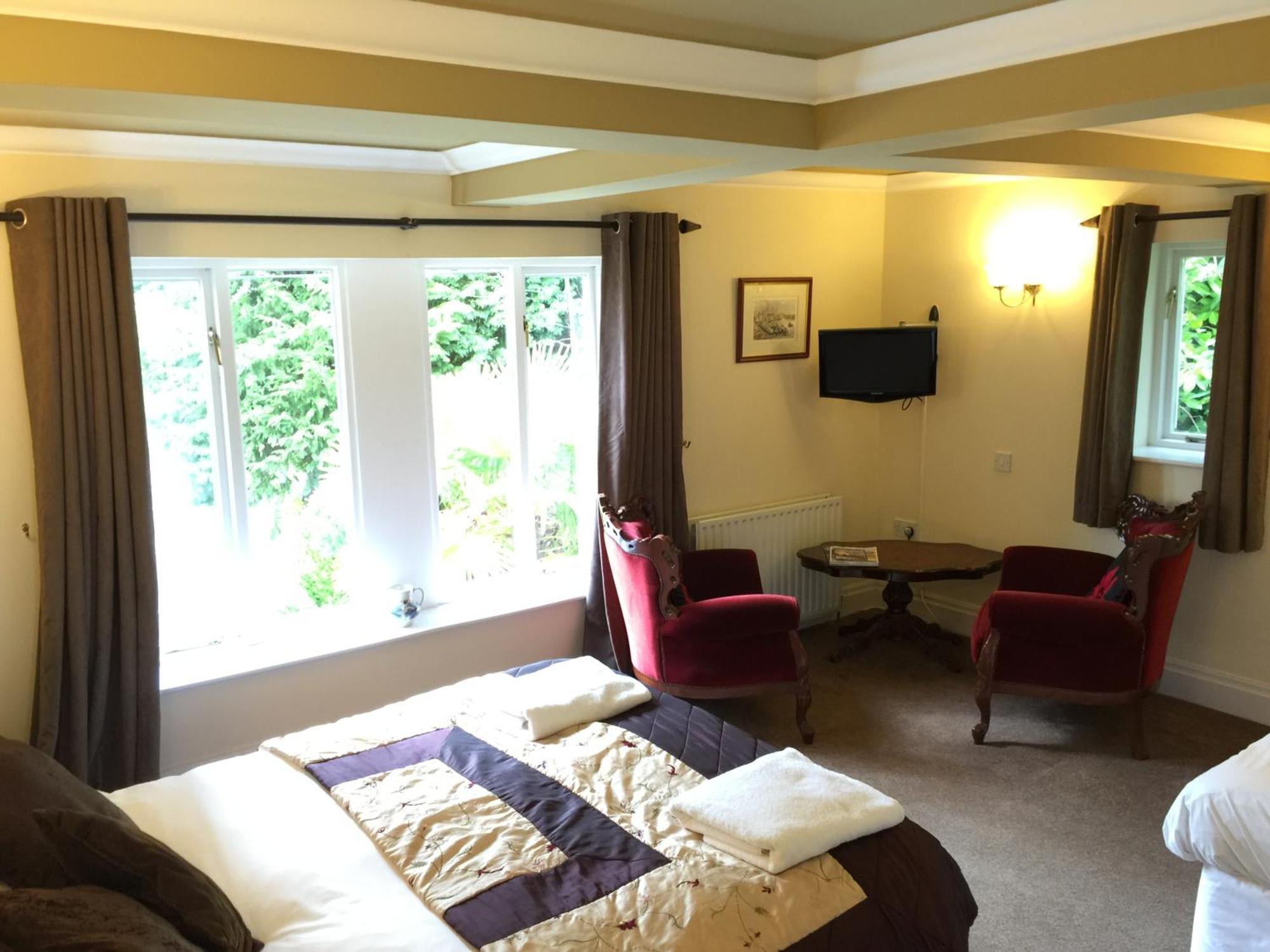 Harefield Hall Hotel Пейтли Бридж Стая снимка