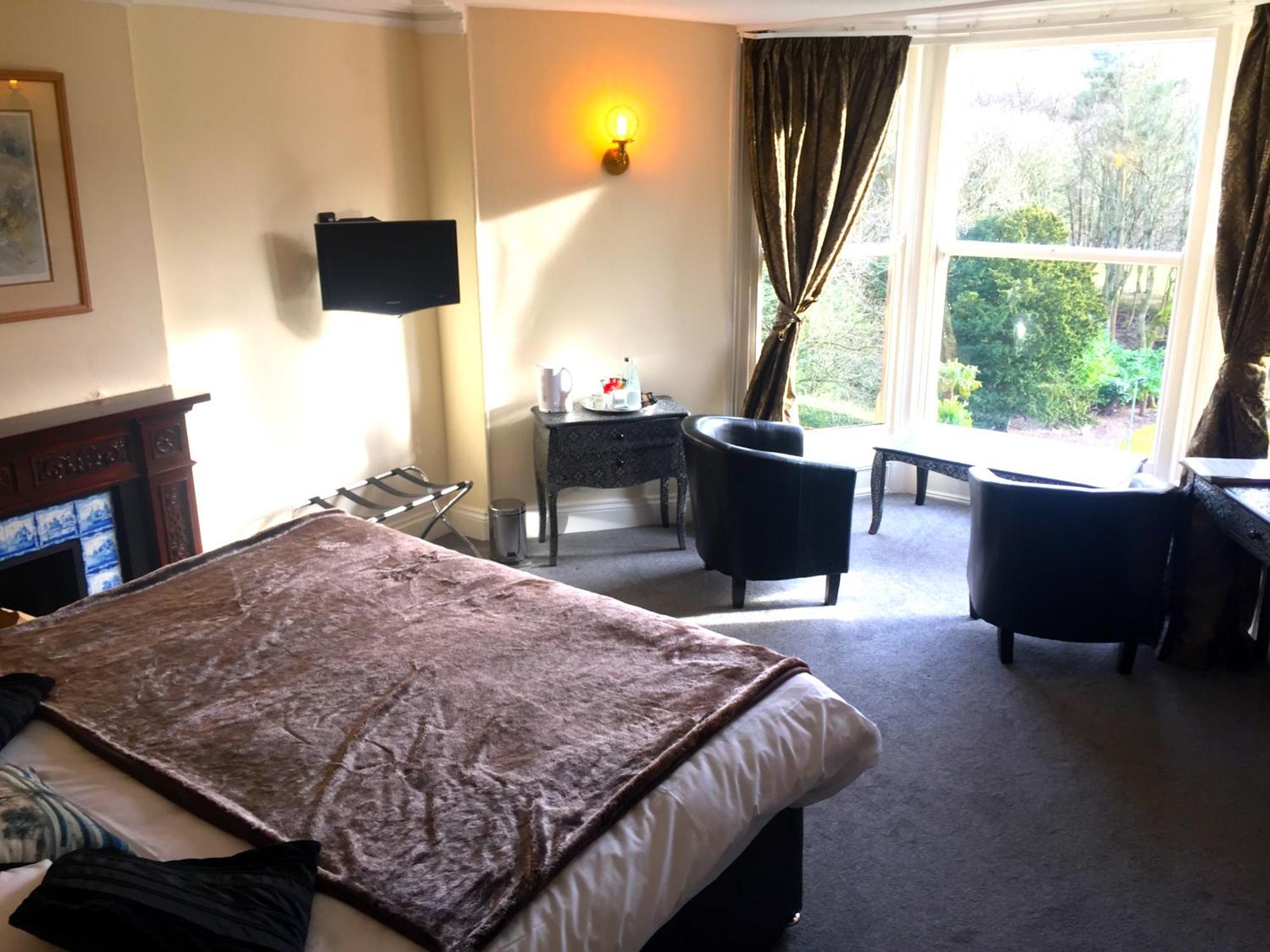 Harefield Hall Hotel Пейтли Бридж Стая снимка