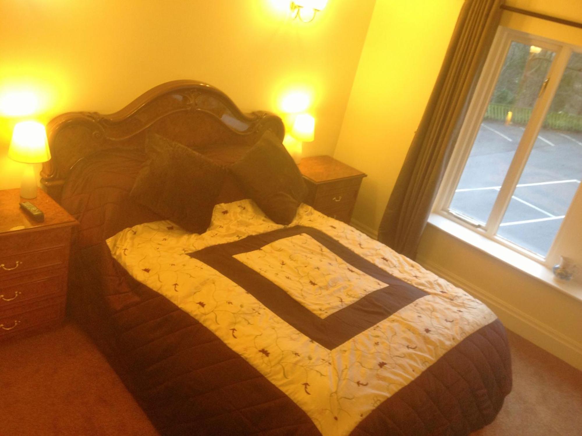 Harefield Hall Hotel Пейтли Бридж Стая снимка